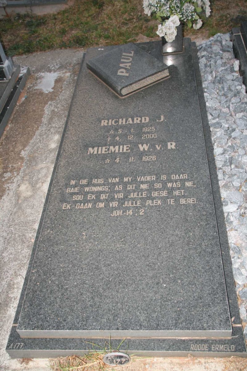 PAUL Richard J. 1925-2000 &amp; W. v. R. 1926-
