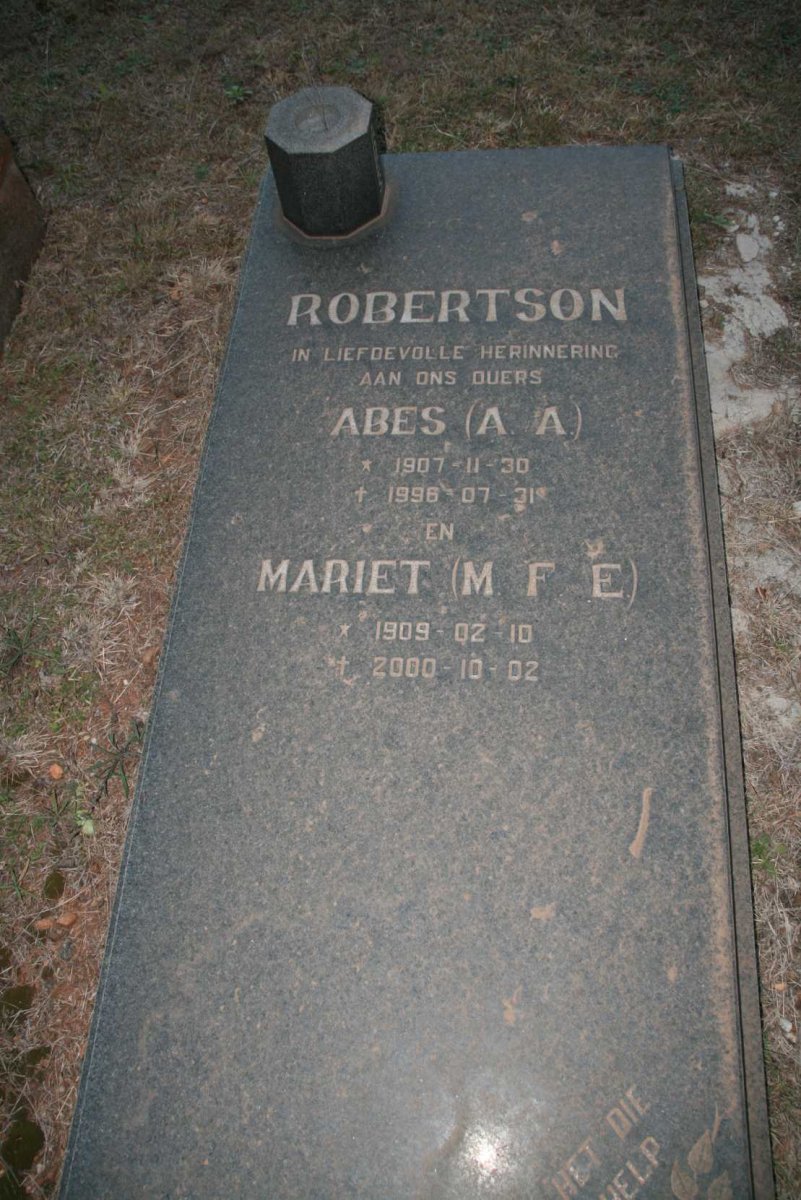 ROBERTSON A.A. 1907-1996 &amp; M.F.E. 1909-2000