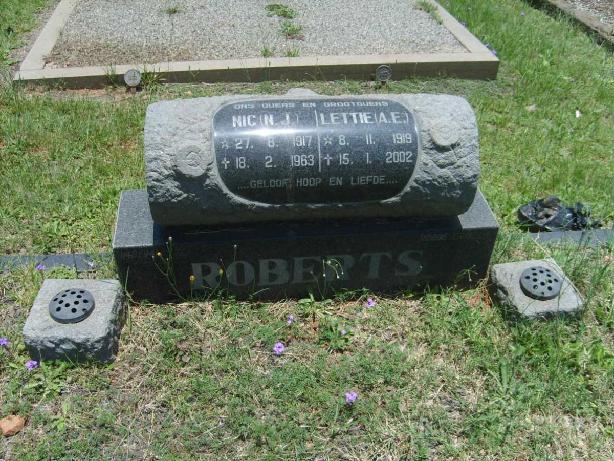 ROBBERTS N.J. 1917-1963 &amp; A.E. 1919-2002