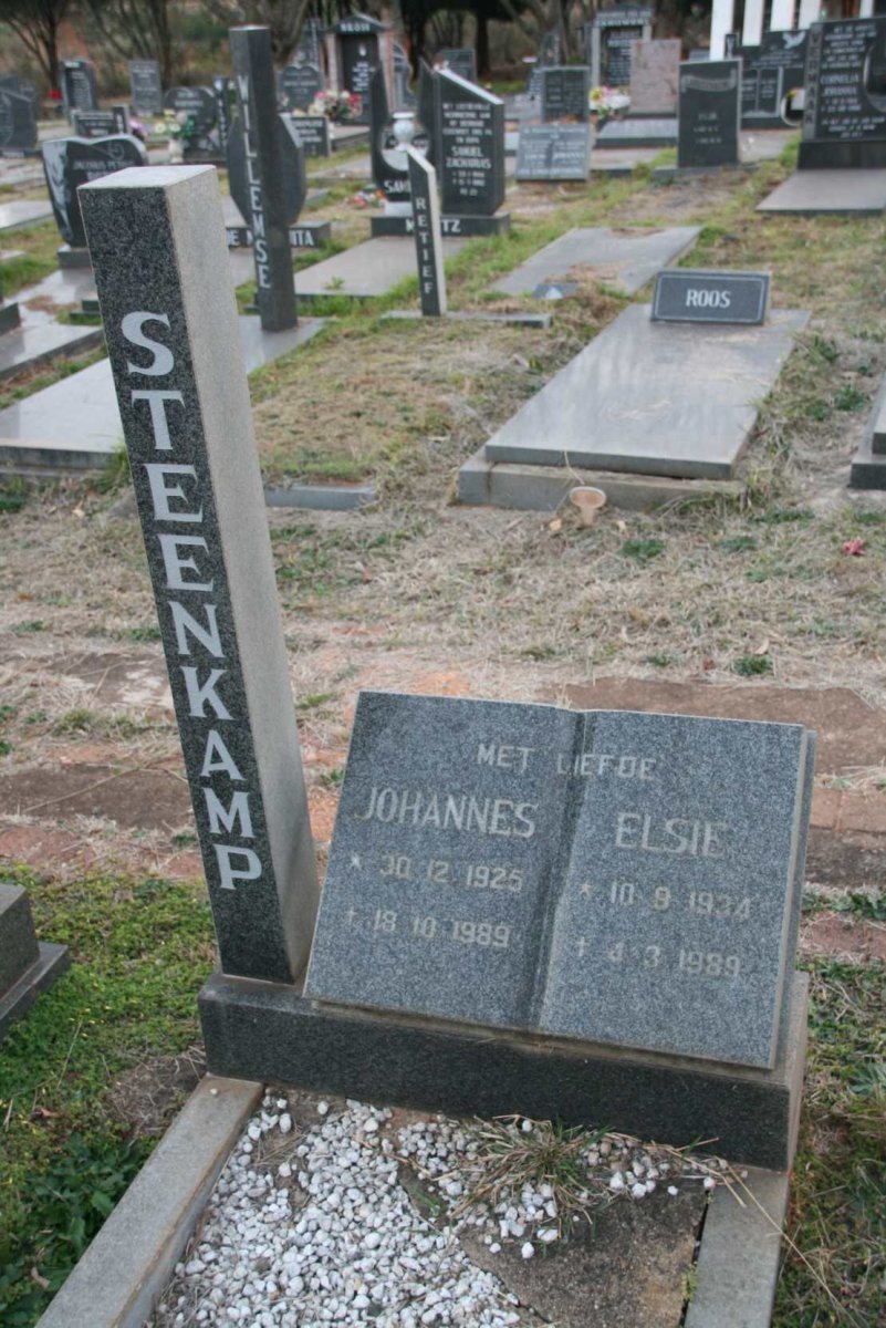 STEENKAMP Johannes 1925-1989 &amp; Elsie 1934-1989