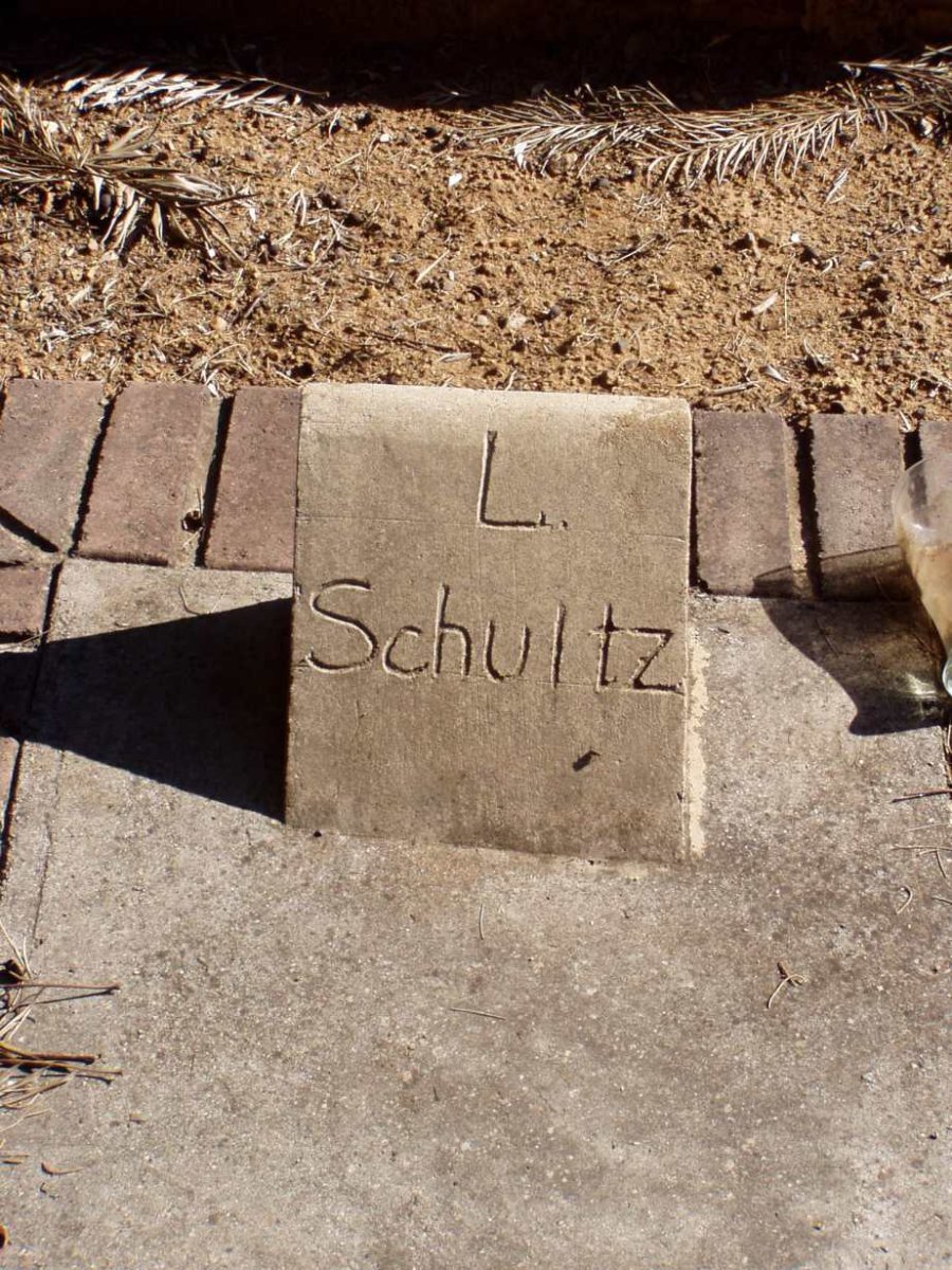 SCHULZ L.
