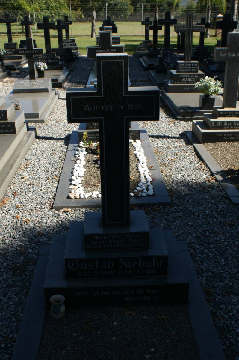 NIEBUHR Gustav 1902-1988