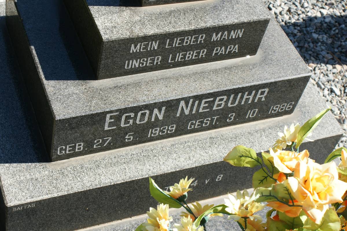 NIEBUHR Egon 1939-1986