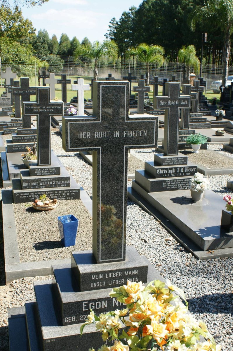 NIEBUHR Egon 1939-1986
