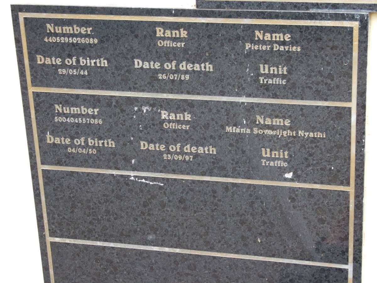 DAVIES Pieter 1944-1989 :: NYATHI Mfana Sovorlight 1950-1997