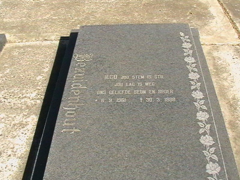 BEZUIDENHOUT Nico 1961-1988