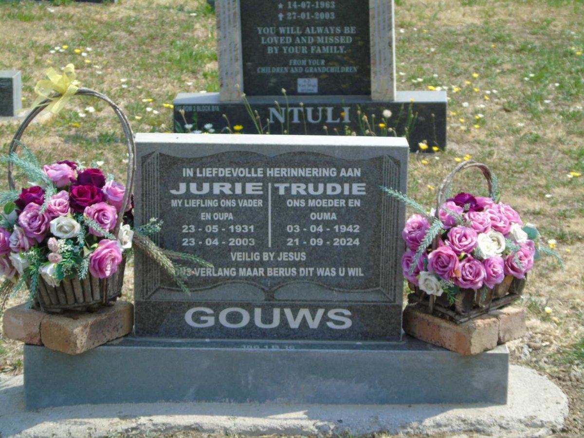 GOUWS Jurie 1931-2003 & Trudie 1942-2024