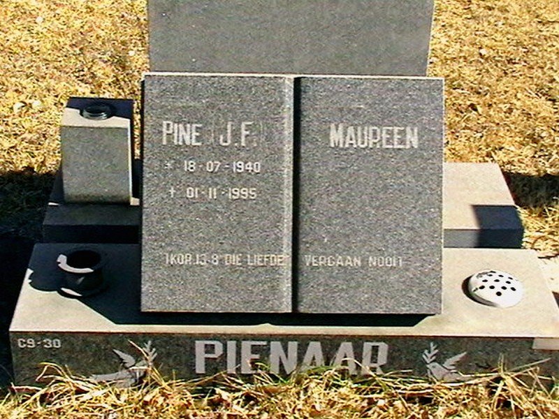 PIENAAR J.F. 1940-1995 &amp; Maureen