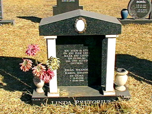 PRETORIUS Linda 1958-2000