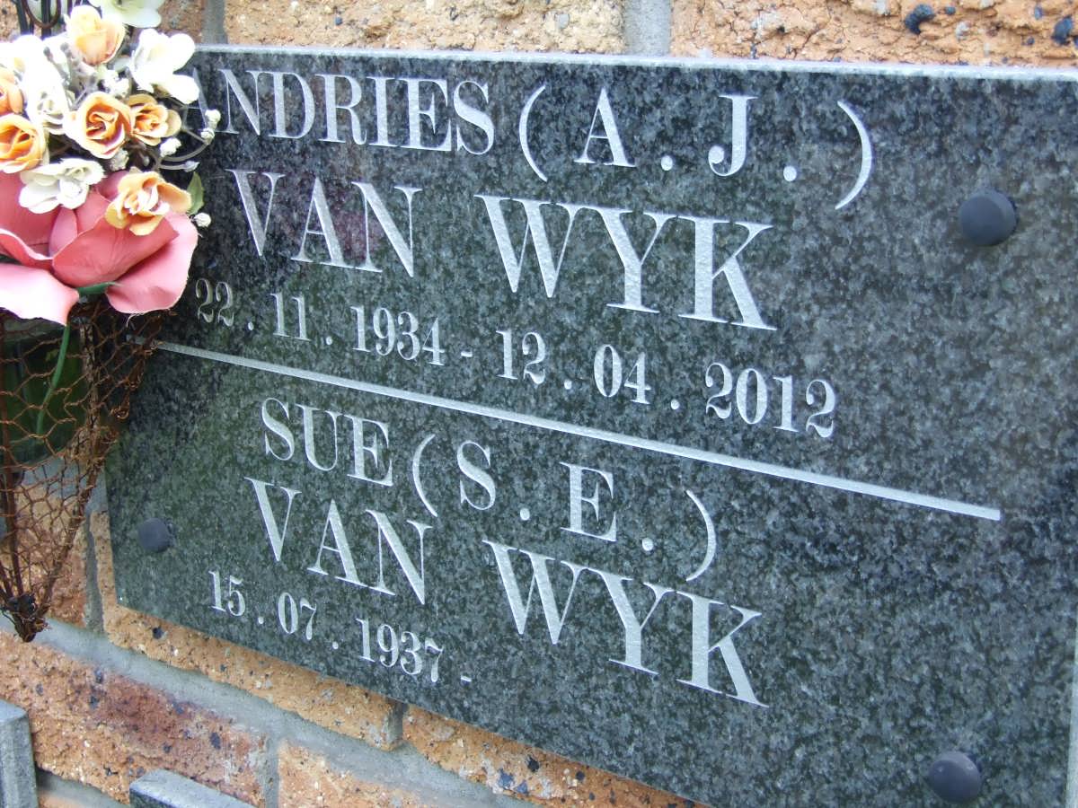 WYK A.J., van 1934-2012 &amp; S.E. 1937-
