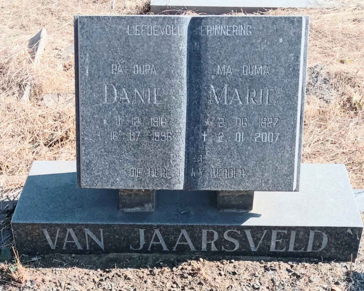 JAARSVELD Danie, van 1916-1996 & Marie 1927-2007