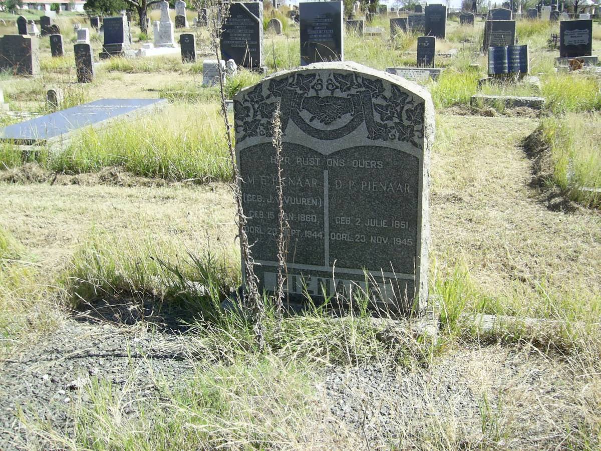 PIENAAR D.P. 1851-1945 &amp; M.E. JANSE VAN VUUREN 1860-1944
