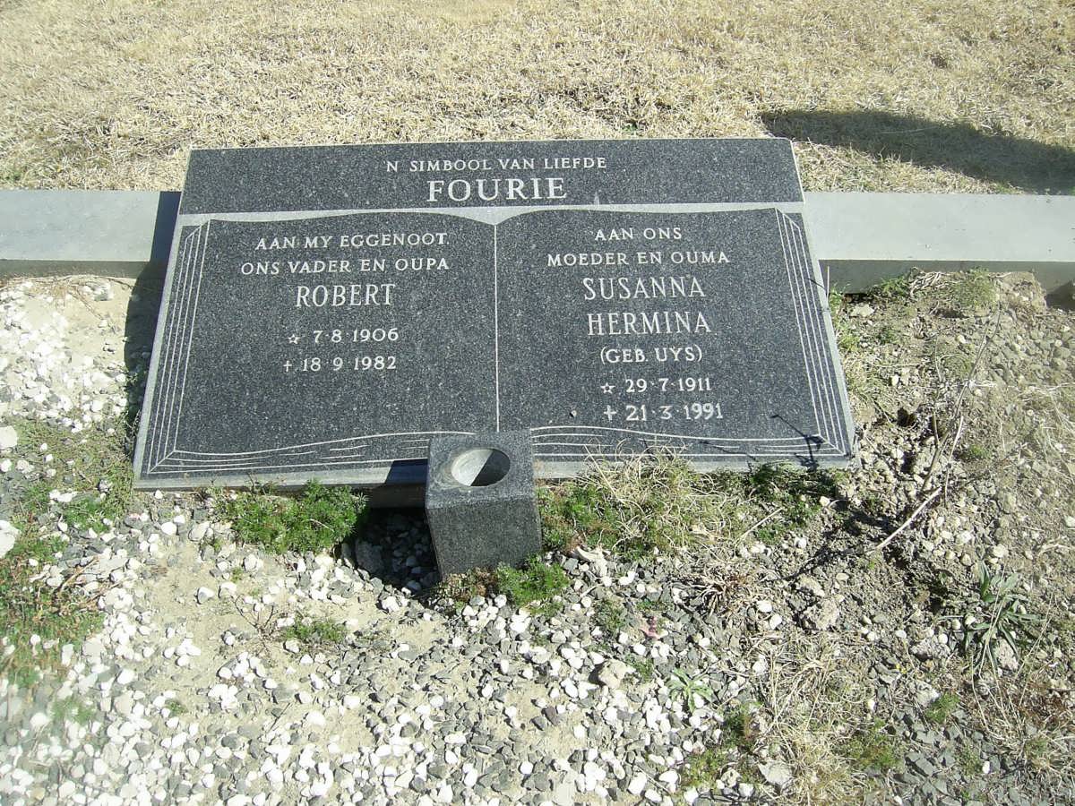 FOURIE Robert 1906-1982 &amp; Susanna Hermina UYS 1911-1991