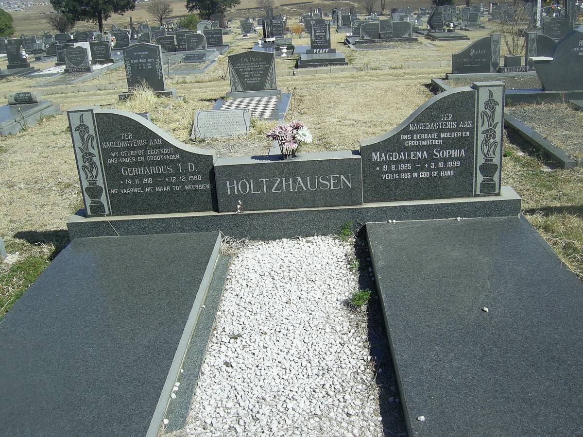 HOLTZHAUSEN Gerhardus T.D. 1918-1980 &amp; Magdalena Sophia 1925-1999