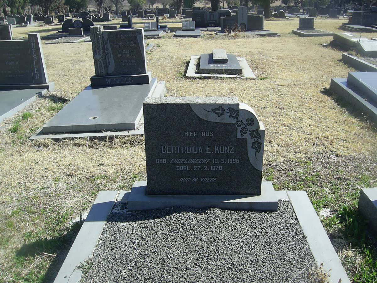 KUNZ Gertruida E. nee ENGELBRECHT 1898-1970