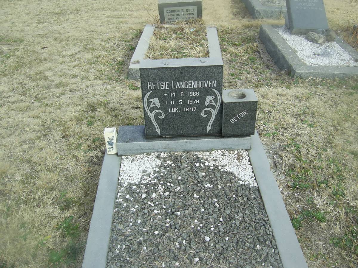 LANGENHOVEN Betsie 1966-1976
