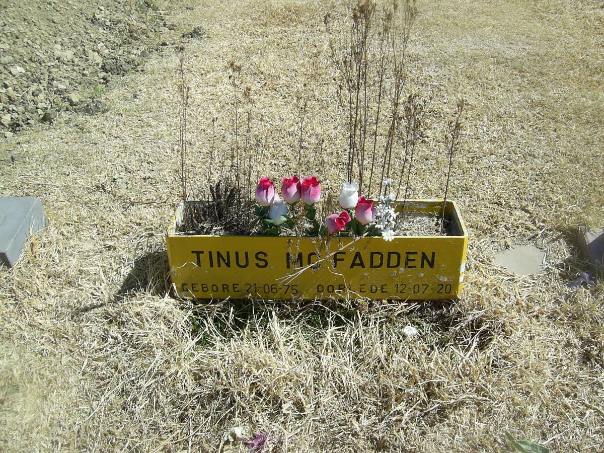 McFADDEN Tinus 1975-