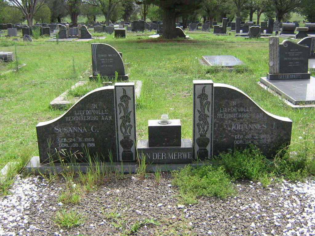 MERWE Johannes J, van der 18??-1983 &amp; Susanna C. 1905-1981