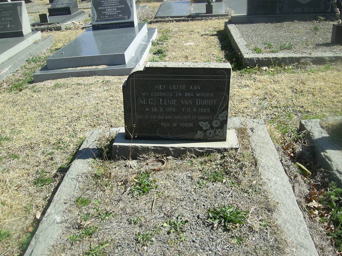 OORDT M.C., van 1918-1969