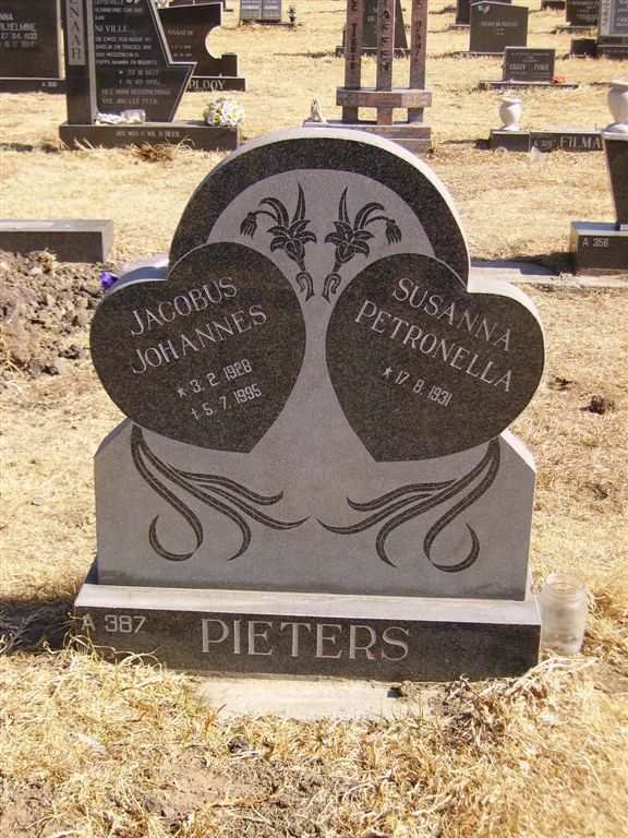 PIETERS  Jacobus Johannes 1928-1995 &amp; Susanna Petronella 1931-
