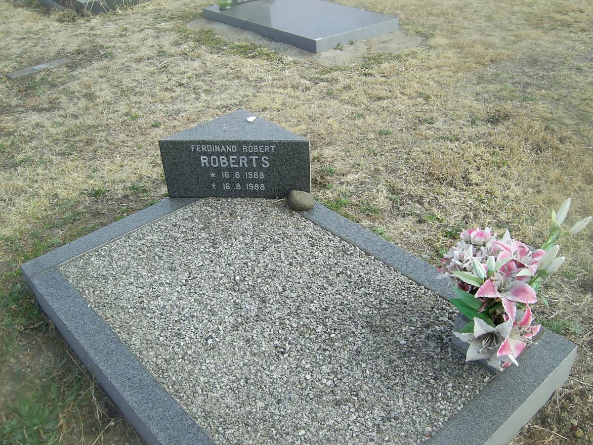 ROBERTS Ferdinand Robert 1988-1988