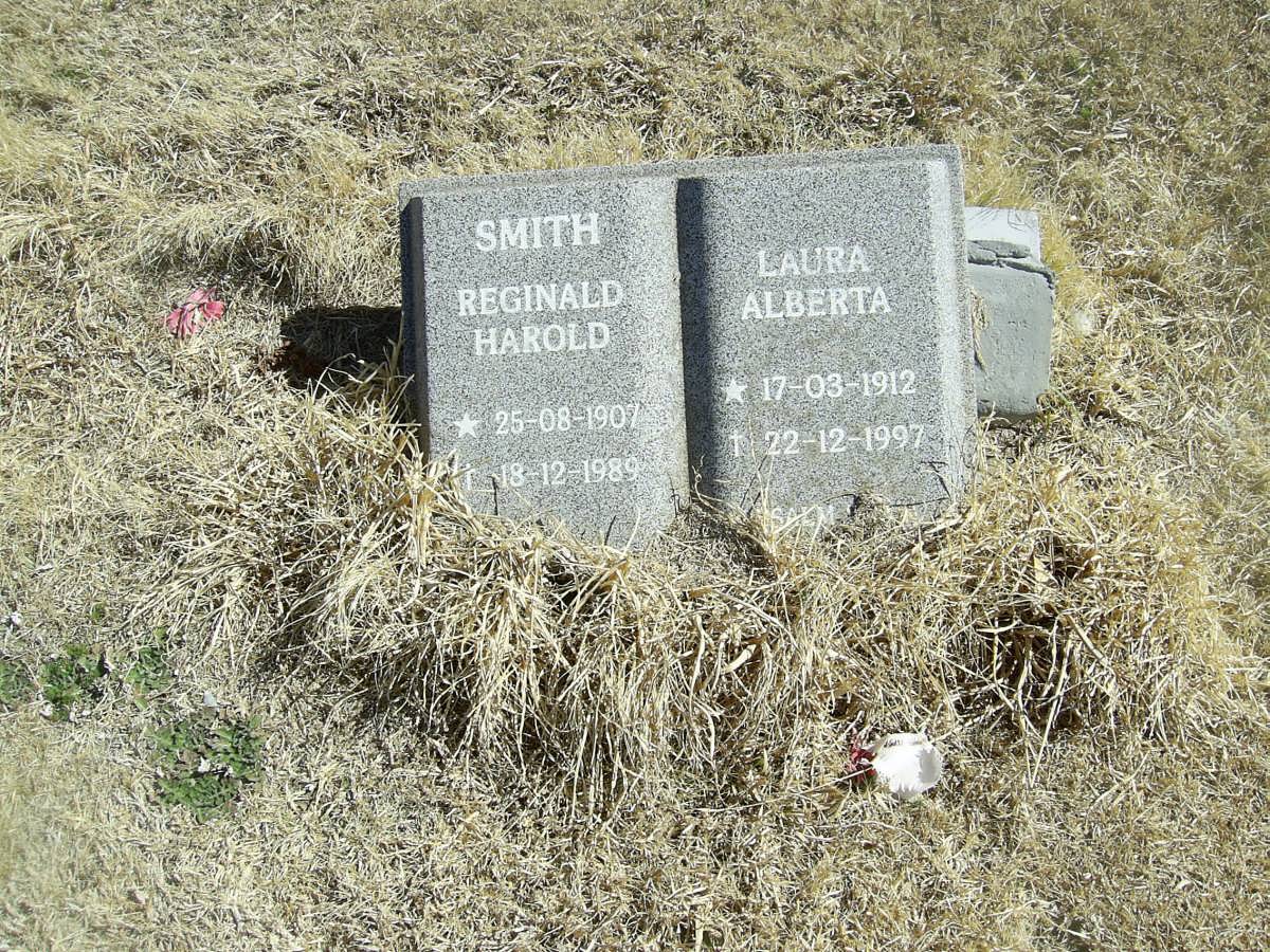 SMITH Reginald Harold 1907-1989 &amp; Laura Alberta 1912-1997