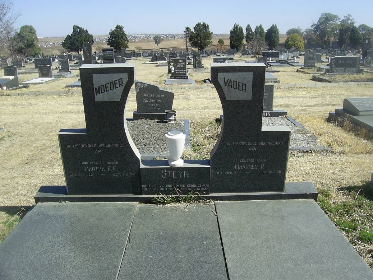 STEYN Johannes P. 1915-1975 &amp; Martha F.F. 1922-1974