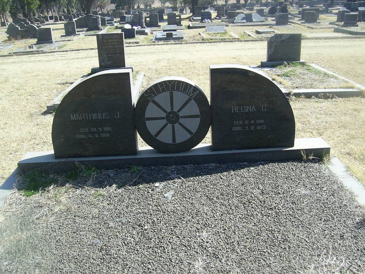 STRYDOM Marthinus J. 1910-1968 &amp; Regina C. 1913-1973