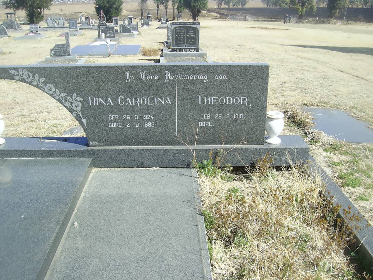 ?? Theodor 1918- &amp; Dina Carolina 1924-1982