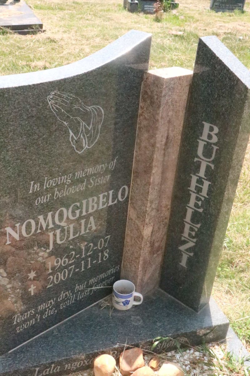 BUTHELEZI Nomqgibelo Julia 1962-2007