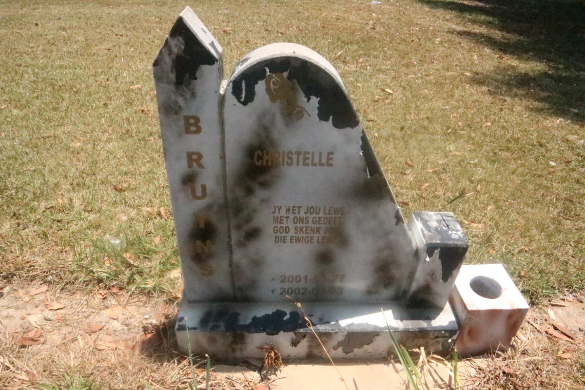 BRUYNS Christelle 2001-2002