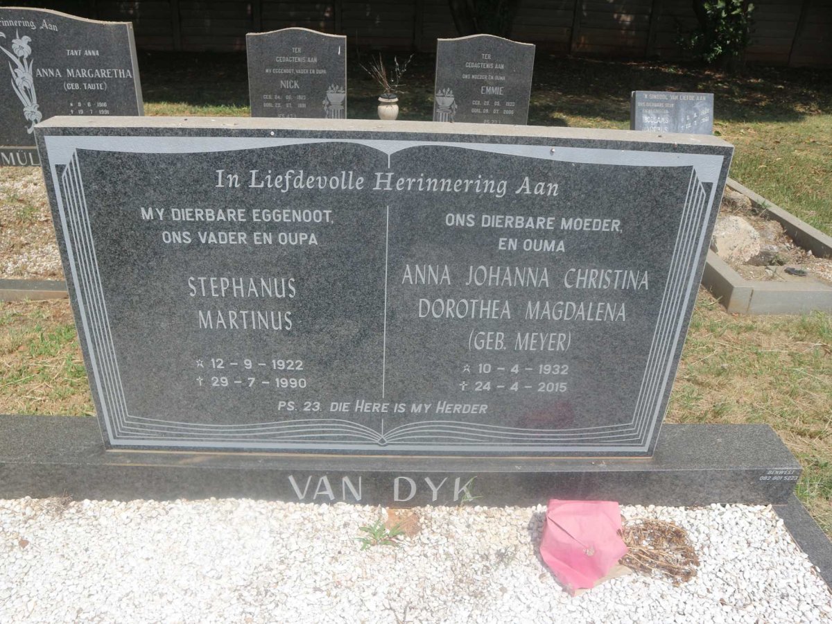 DYK Stephanus Marthinus, van 1922-1990 &amp; Anna Johanna Christina Dorothea Magdalena MEYER 1932-2015