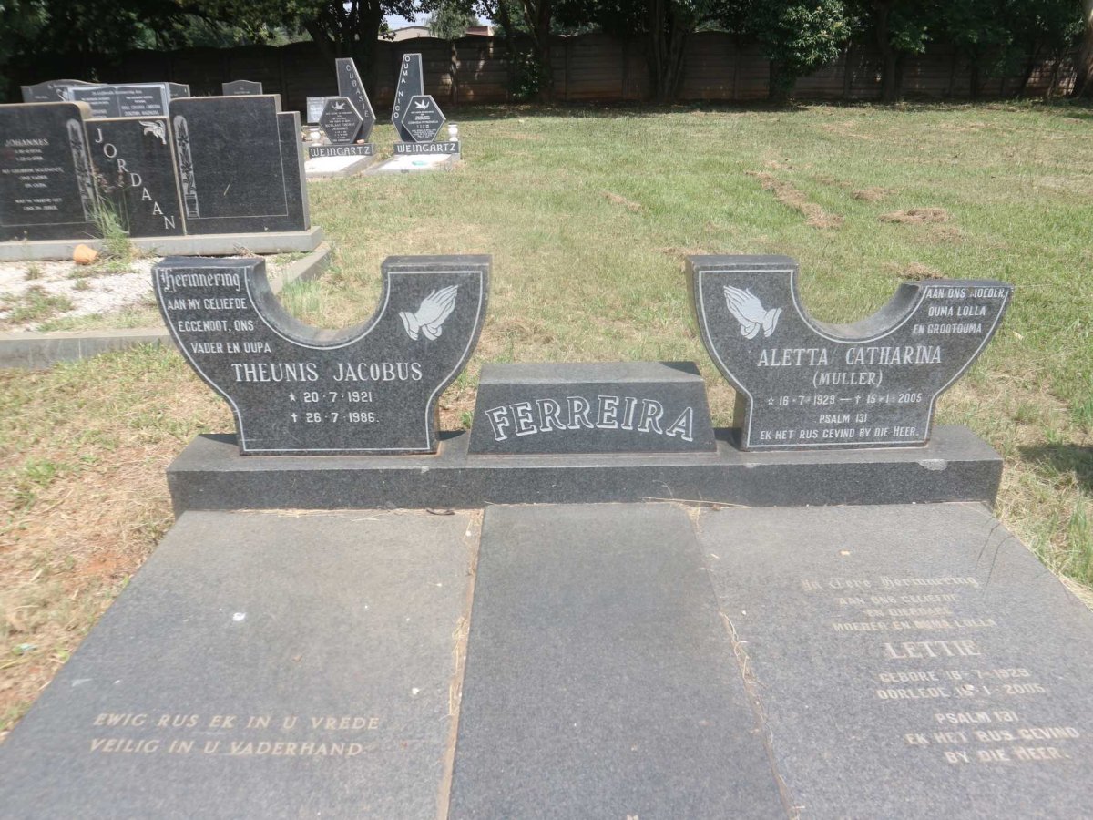 FERREIRA Theunis Jacobus 1921-1986 &amp; Aletta Catharina MULLER 1929-2005