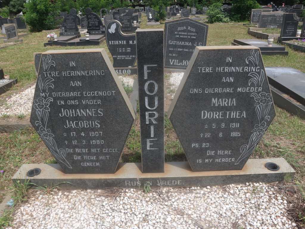 FOURIE Johannes Jacobus 1907-1980 &amp; Maria Dorethea 1911-1985