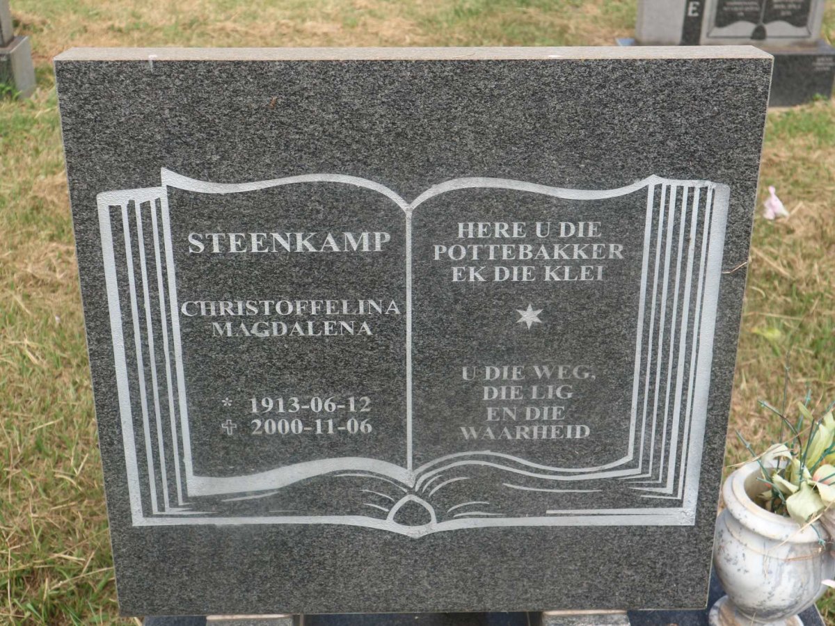 STEENKAMP Christoffelina Magdalena 1913-2000