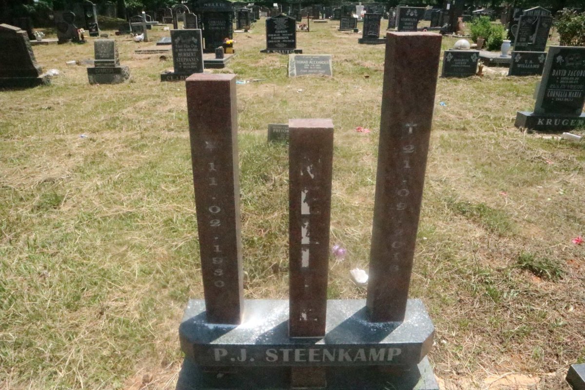 STEENKAMP P.J. 1930-2016