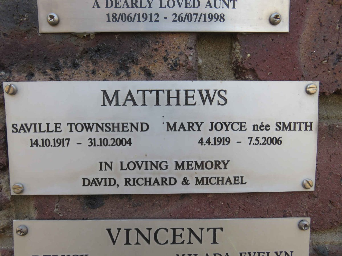 MATTHEWS Saville Townshend 1917-2004 &amp; Mary Joyce SMITH 1919-2006