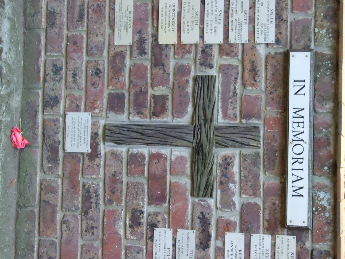 In Memoriam cross