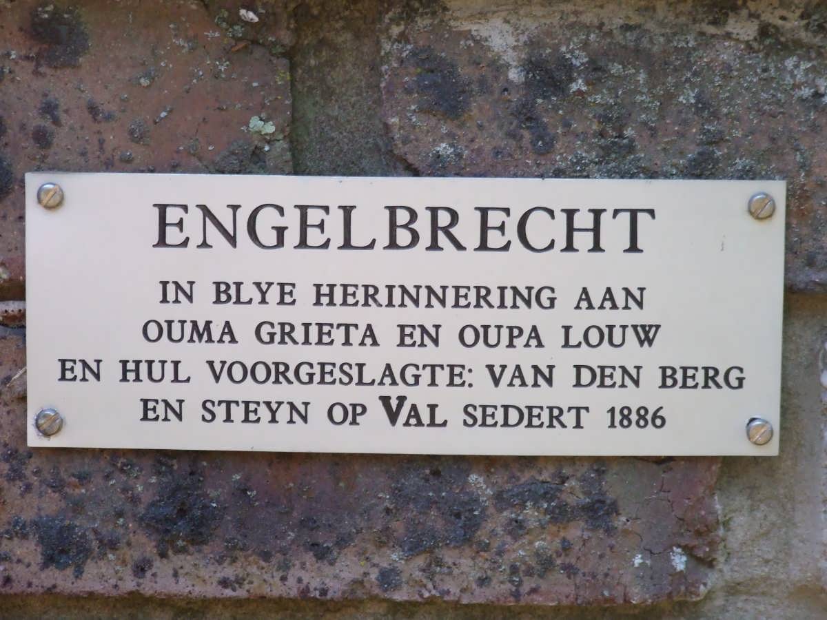 ENGELBRECHT Louw &amp; Grieta