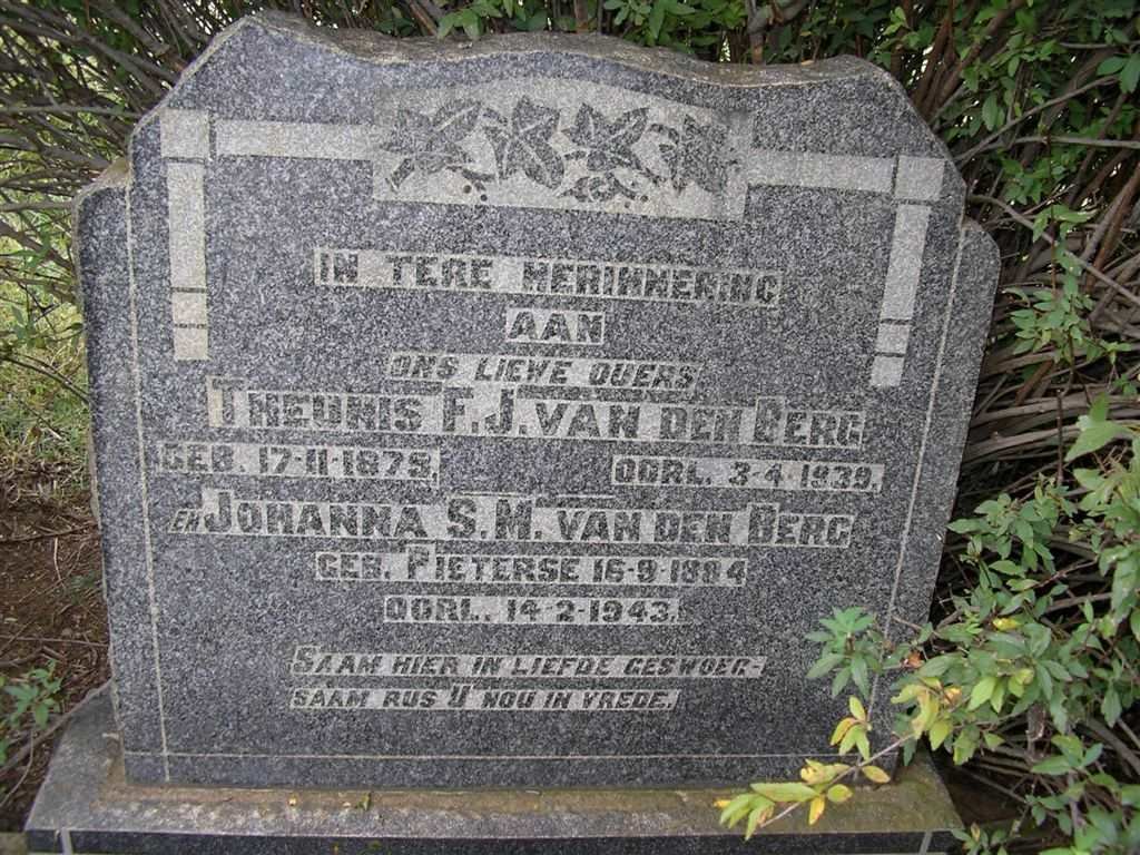 BERG Theunis F.J., van den 1879-1939 &amp; Johanna S.M. PIETERSE 1884-1943