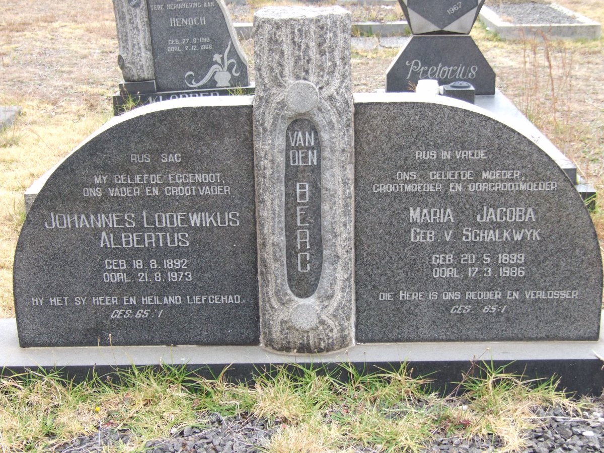 BERG Johannes Lodewikus Albertus, van den 1892-1973 &amp; Maria Jacoba v. SCHALKWYK 1899-1986