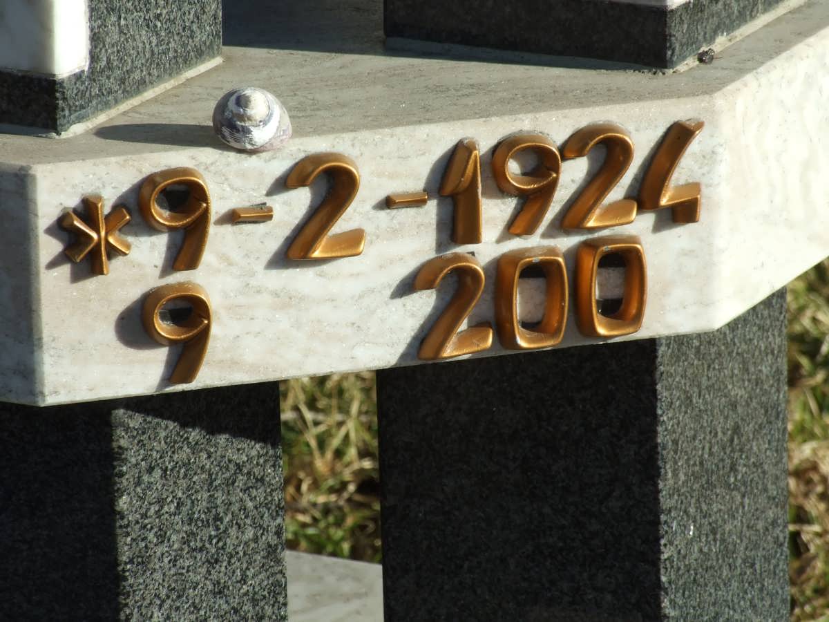 MEIRING Brian 1924-200? &amp; Miennie 1936-1999