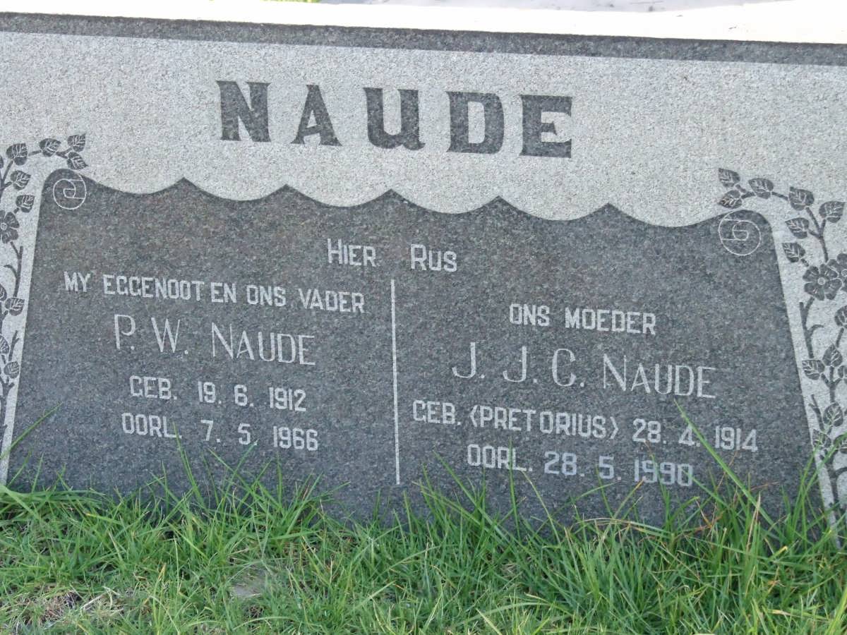 NAUDE P.W. 1912-1966 &amp; J.J.C. PRETORIUS 1914-1990