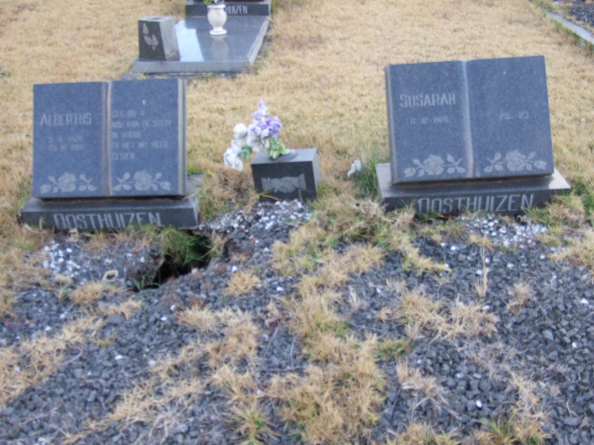 OOSTHUIZEN Albertus 1926-1981 &amp; Susarah 1926-