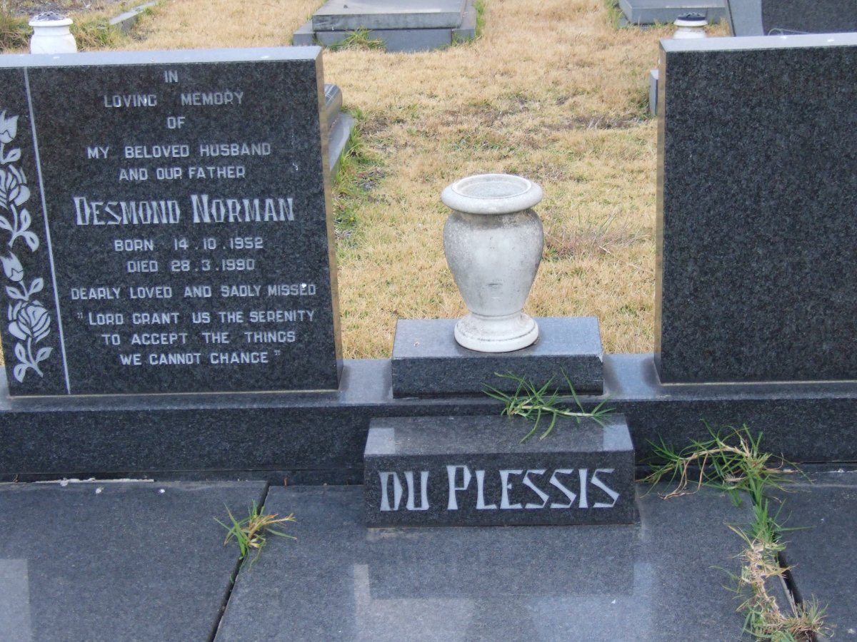 PLESSIS Desmond Norman, du 1952-1990