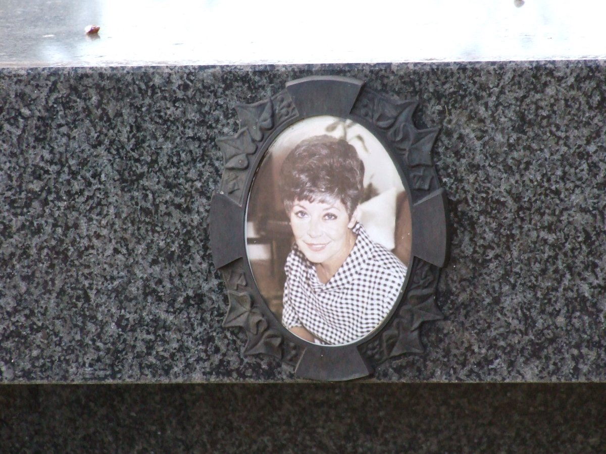ROBERTSON Hendrina Johanna 1937-1996