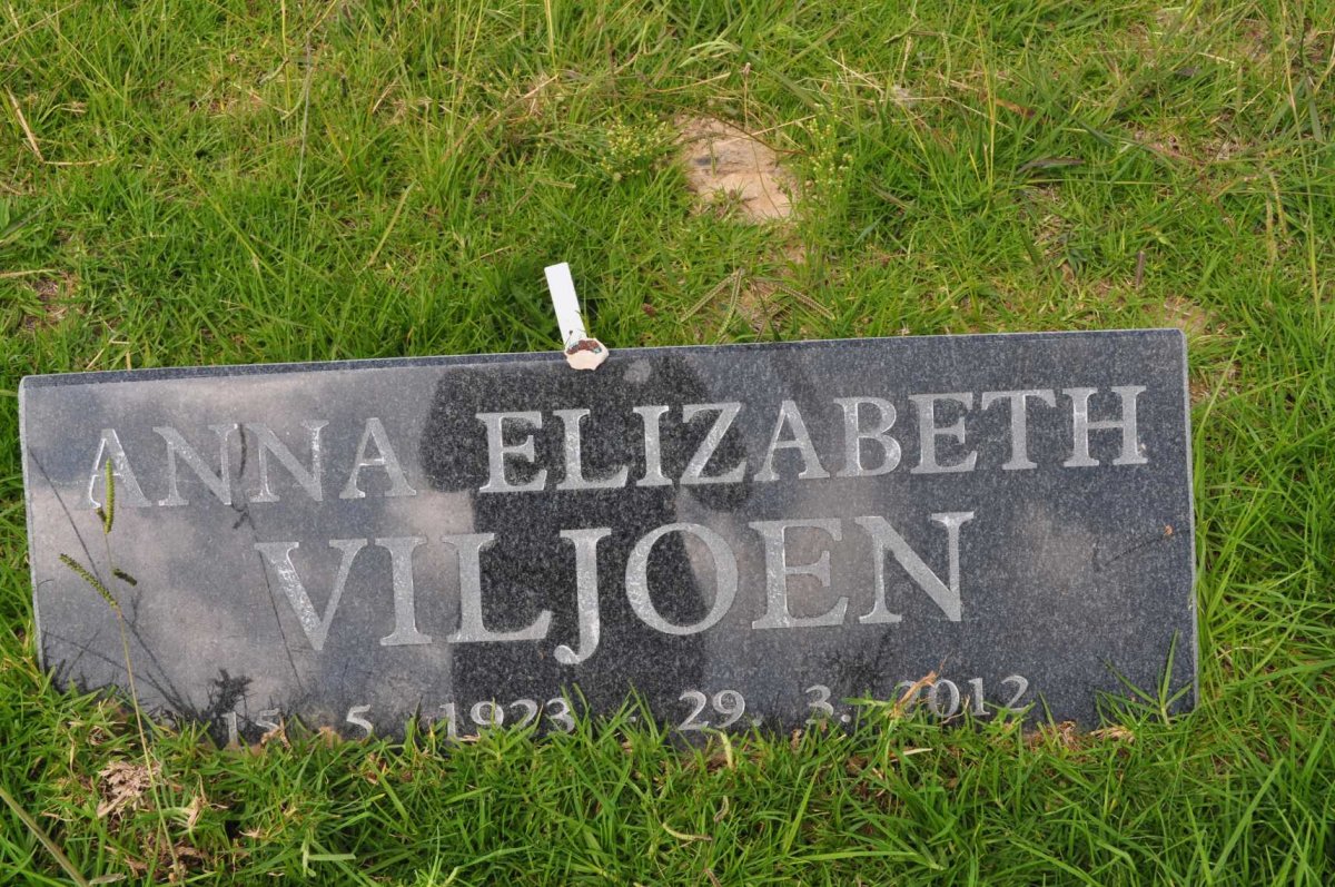 VILJOEN Anna Elizabeth 1923-2012