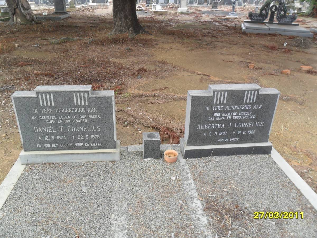 CORNELIUS Daniël T. 1904-1976 &amp; Albertha J. 1907-1996