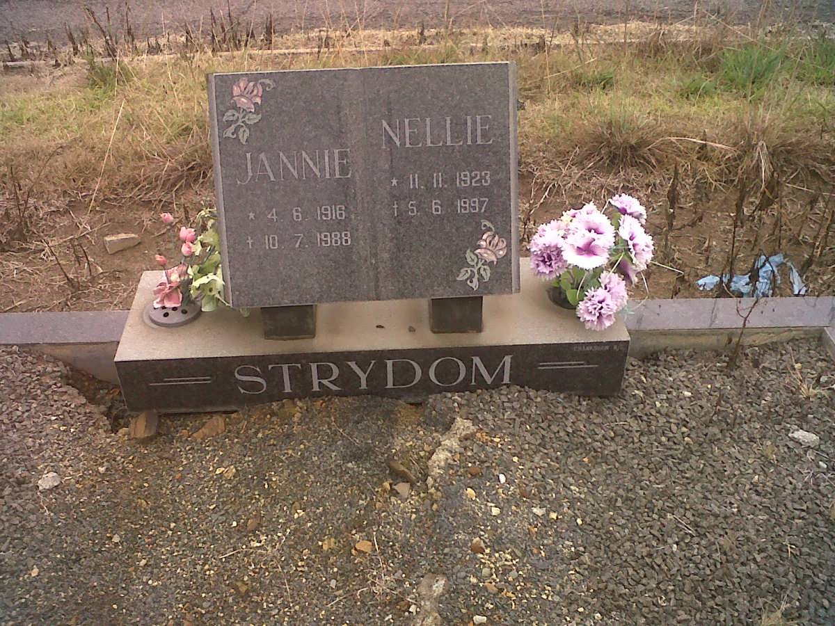 STRYDOM Jannie 1916-1988 &amp; Nellie 1923-1997