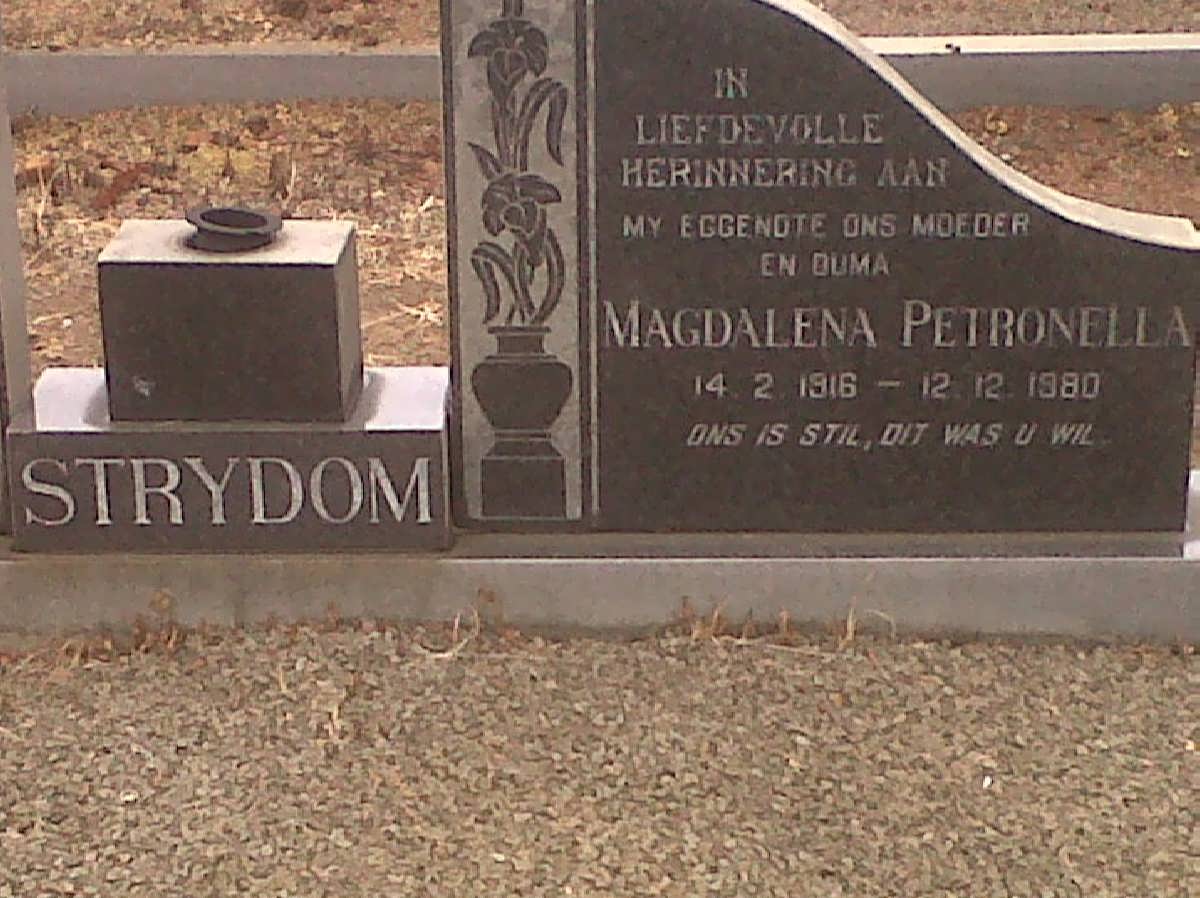 STRYDOM Magdalena Petronella 1916-1980